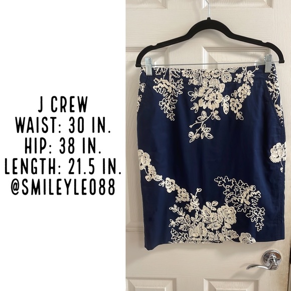 J. Crew Dresses & Skirts - J Crew Embroidered Pencil Skirt in Size 6